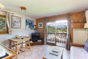 Prarion ski in ski out and swimming pool !