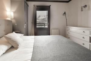 Les Grand Balcon - by Care Concierge