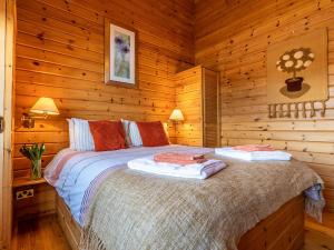 3 Bed in Clovelly 00372