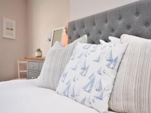 2 Bed in Appledore DECKH