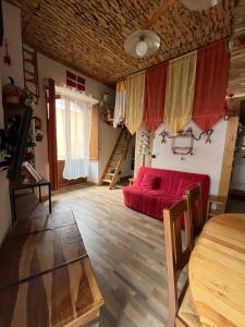 Tourette appart 4 personnes 2 mezzanines 1 canapé lit