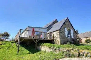 Le nid d'hirondelles - Bourbriac