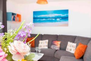 PALM COURT by BOURNECOAST- Apartment with BEACH HUT Near the Town Centre and Sandy Beaches - FM6114
