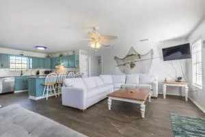 Bluefish Beach Retreat - Edith Hammock