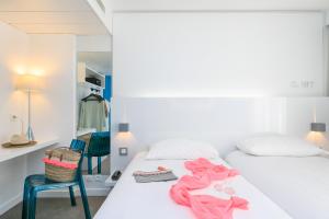 Hotels Ibis Styles Menton Centre : photos des chambres
