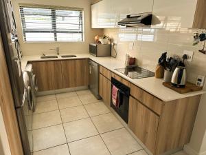 Sunny Shores Hideaway