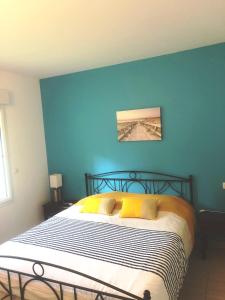 Villas Villa avec piscine petanque ping-pong garage pres golf plage : photos des chambres