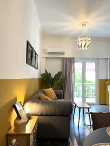 Athenian Vintage Style 2 bdr apartment