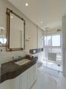 Luxury Leela residence studio apartment, near Bangalore airport,Manyata tech park