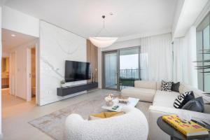 3.5BR High-End Bliss with Burj & City Views