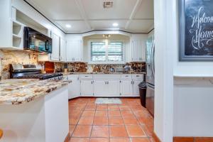 San Antonio Home: Private Pool & Covered Patio