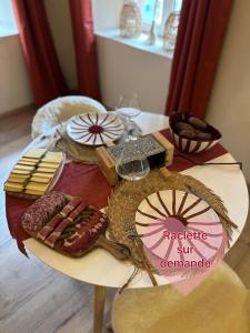 Maisons de vacances Maison Le Nid des Cigognes balneotherapie pour 2 : photos des chambres
