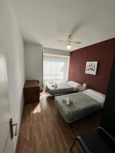 4 BEDROOMS -SENECA Center Apartment