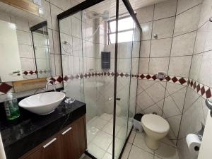 Apê com AC, Garagem | 300m Praia de Canasvieiras