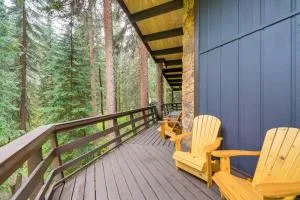 Mid-Century Cabin Creekside, Easy Access to i-70 - 乔治城