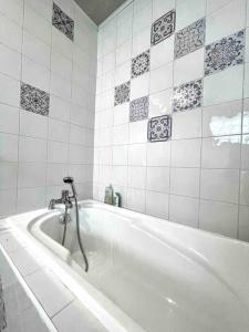 Maisons de vacances La Casa Del Papa - Maison spacieuse avec jardin : photos des chambres