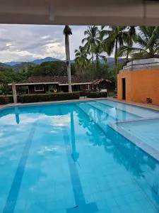 Finca la Querendona - Corral Falso