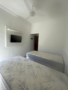 Apto Ubatuba - Praia das Toninhas - Novo - 90 mts - 150 mts da Praia