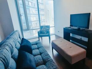 On Paseo de la Reforma, great location, luxurious, pool, gym