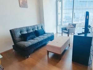 On Paseo de la Reforma, great location, luxurious, pool, gym