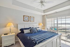 Condo with Balcony and Views in Lake of the Ozarks