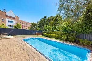 Views and Pool in a Great Location in Nelson Bay