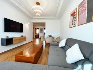 Rabat, Hassan Downtown: Tramway, sunshine, privacy