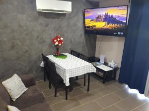 Quiet 2 bedroom farm house