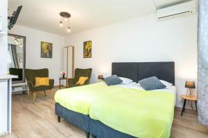 Apartments with parking space Split - 14051