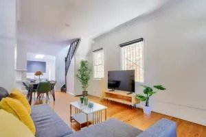3 Bedroom House Chippendale Near the Center 2 E-Bikes Included - Sydney