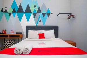 RedDoorz near Sindu Kusuma Edupark 3