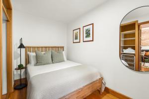 Balmain Retreat - 2BR + Study
