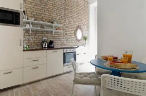 Elizabeth Boulevard Apartment