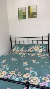 3 BDR house close to train station, airport & City