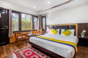 Itsy Hotels Avantika With Forest View