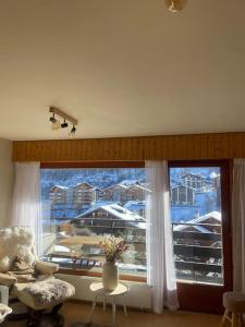 Alpine apartment by Jolidi