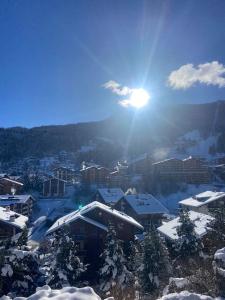 Alpine apartment by Jolidi