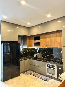 Khánh Nguyễn Luxury, Fully furnished studio apartment with street view