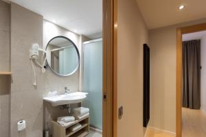 One-Bedroom Apartment room in Apartamentos Royal Marina Gardens