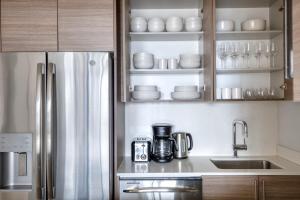 Midtown 2br w gym wd nr Times Square NYC-1348