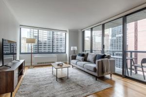 Midtown 1br w doorman wd nr Times Square NYC-1351