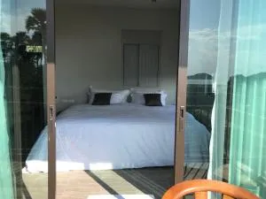 Artisan koh yao yai handcraft beachfront villas. - Ban Lo Po Noi