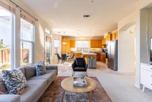 Newark 4br w backyard patio ac garage SFO-1586