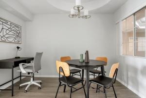 Beverly Hills 2br w wd nr groceries shops LAX-1148