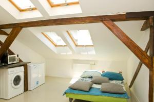 Apartamenty Hoża Attic Studio