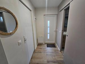 Appartements Studio avec terrasse et tonnelle : photos des chambres