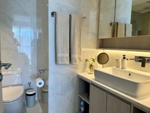 2 bedroom Condo at Cassia Laguna