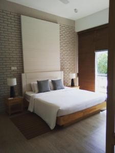 Villa Talay - 5 Bedroom Beachfront Villa