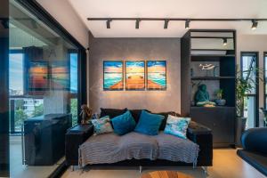 Excelente Cobertura Duplex de Alto Padrão na praia de Mariscal.