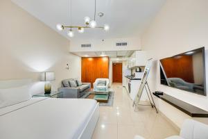 Bright studio in DIFC near the metro station